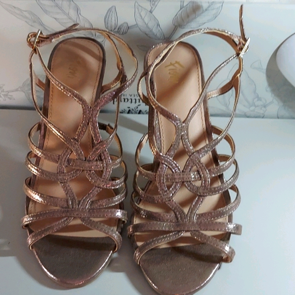 ROSEGOLD Glittered Heels